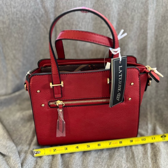 Red Handbag - Picture 4 of 16